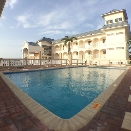 Glistening Waters Hotel Фальмаут Экстерьер фото