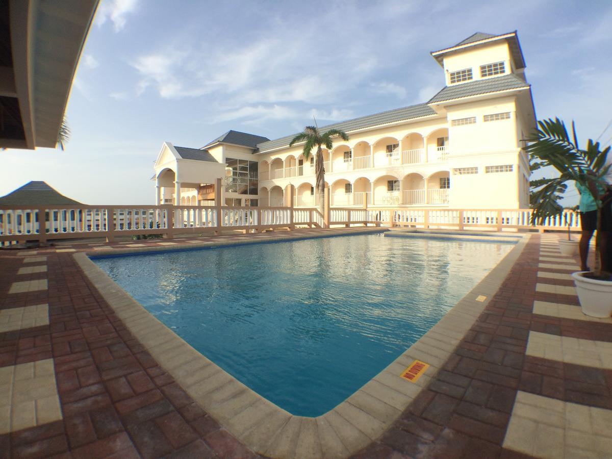 Glistening Waters Hotel Фальмаут Экстерьер фото